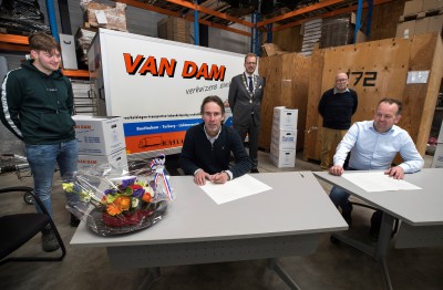 Van Dam Verhuizingen ontvangt predicaat Hofleverancier